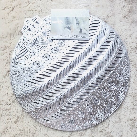 🍒NWT🍒 6 PC CHRISTMAS PLACEMATS SET - Picture 5 of 5